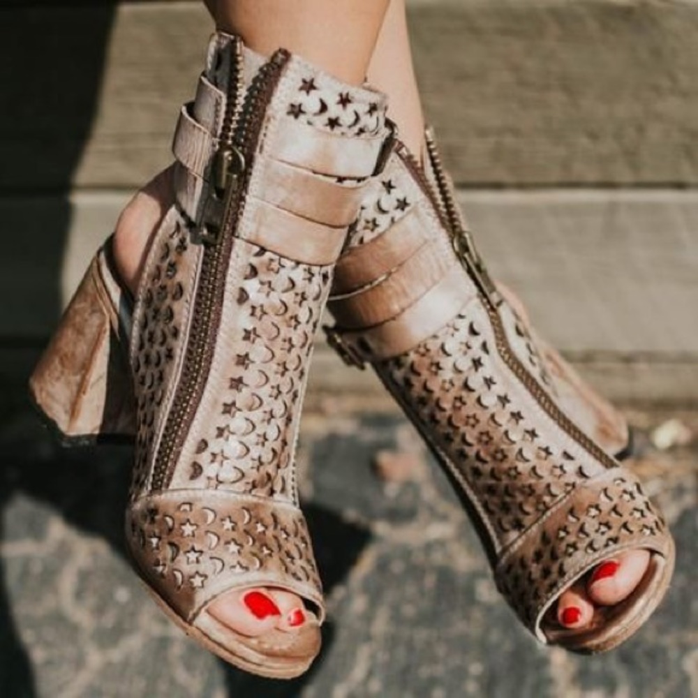 New In Box Freebird Teresa Booties